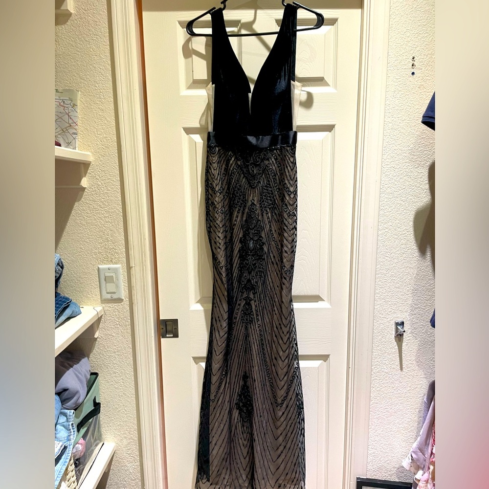 NWOT Elegant Maxi Dress with a 1920’s feel